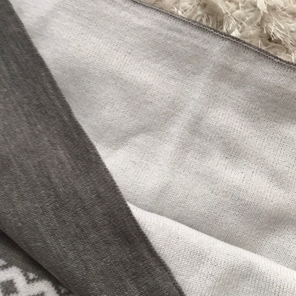 NWT scarf from Calvin Klein - Picture 5 of 5